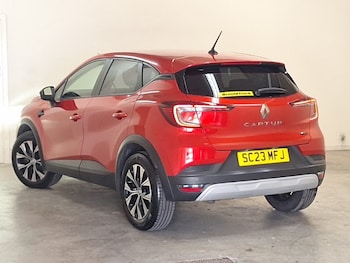 Used Renault Captur 2023 for sale - 79529665: Photo