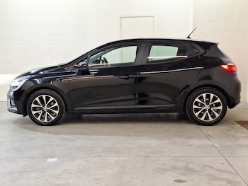 Used Renault Clio 2023 for sale - 75900590: Photo