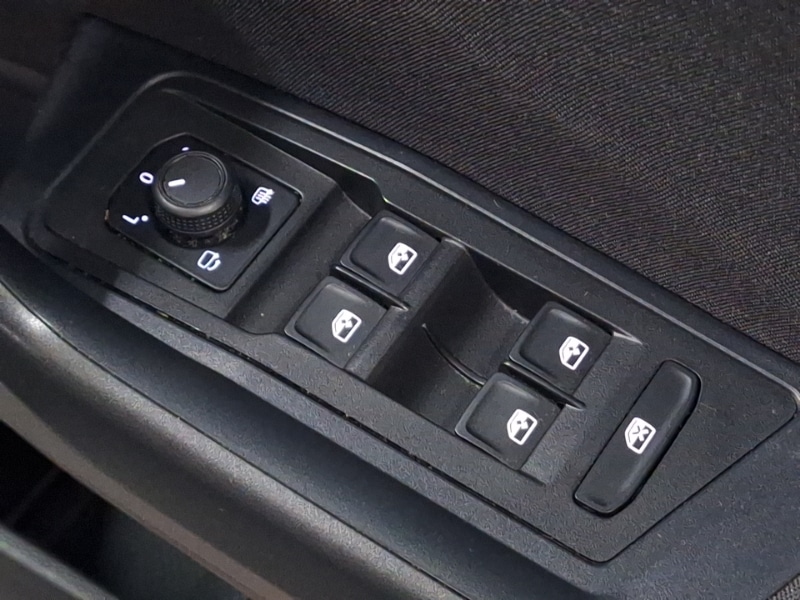 Used Volkswagen T-Roc 2024 for sale - 76566961: Photo 12