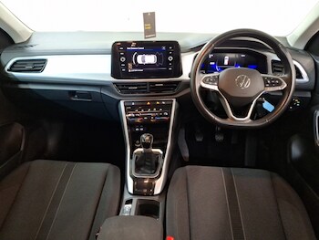 Used Volkswagen T-Roc 2024 for sale - 76566961: Photo