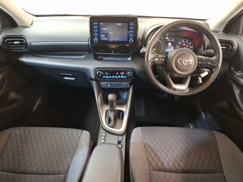 Used Toyota Yaris 2022 for sale - 76335637: Photo 2
