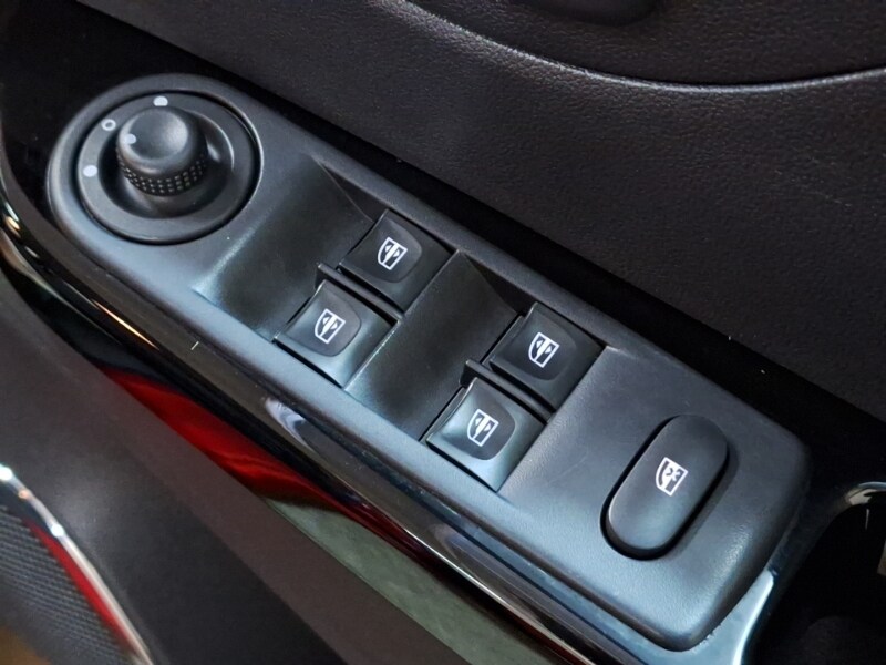 Used Renault Captur 2017 for sale - 76726319: Photo 12