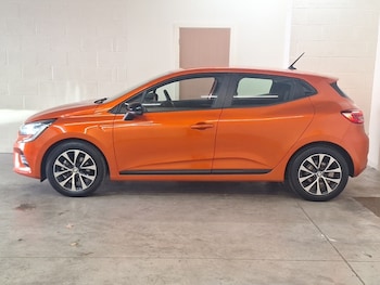 Used Renault Clio 2023 for sale - 79267597: Photo