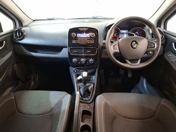 Used Renault Clio 2019 for sale - 75914340: Photo