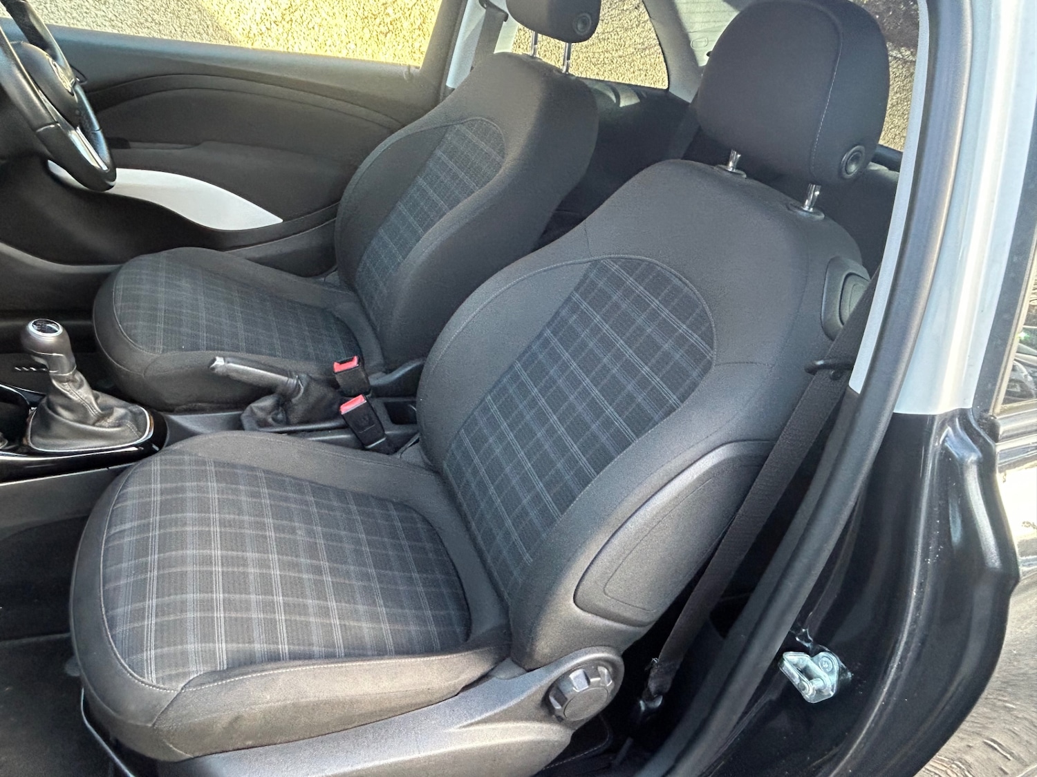 Used Vauxhall ADAM 2015 for sale - 77327203: Photo 6