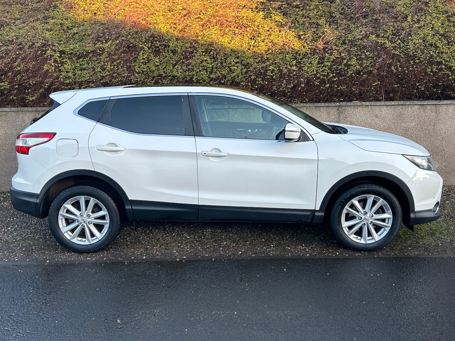 Used Nissan Qashqai 2014 for sale - 77012342: Photo 2