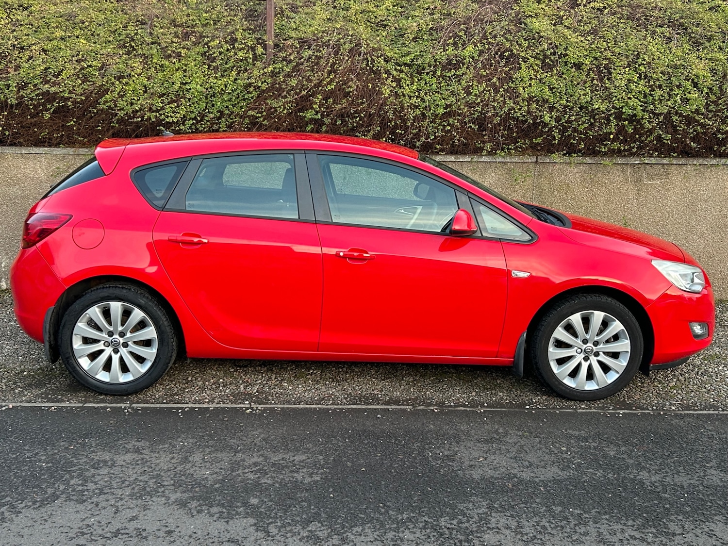 Used Vauxhall Astra 2012 for sale - 76908298: Photo 2