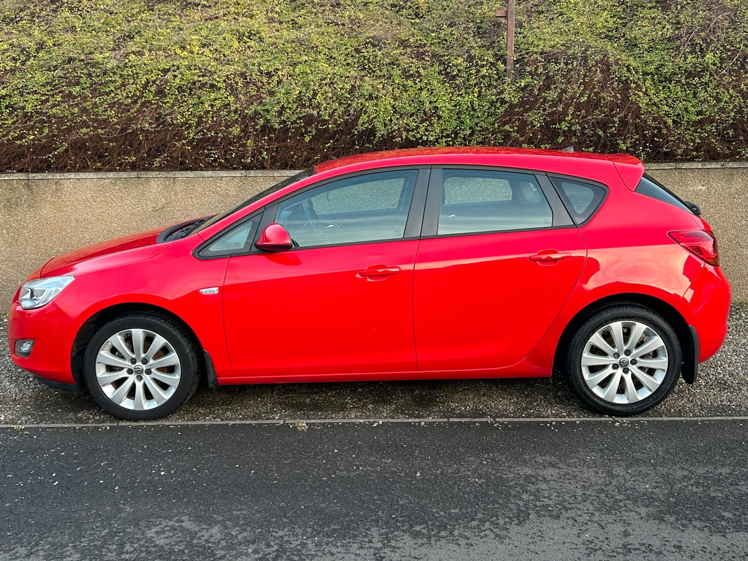 Used Vauxhall Astra 2012 for sale - 76908298: Photo 3
