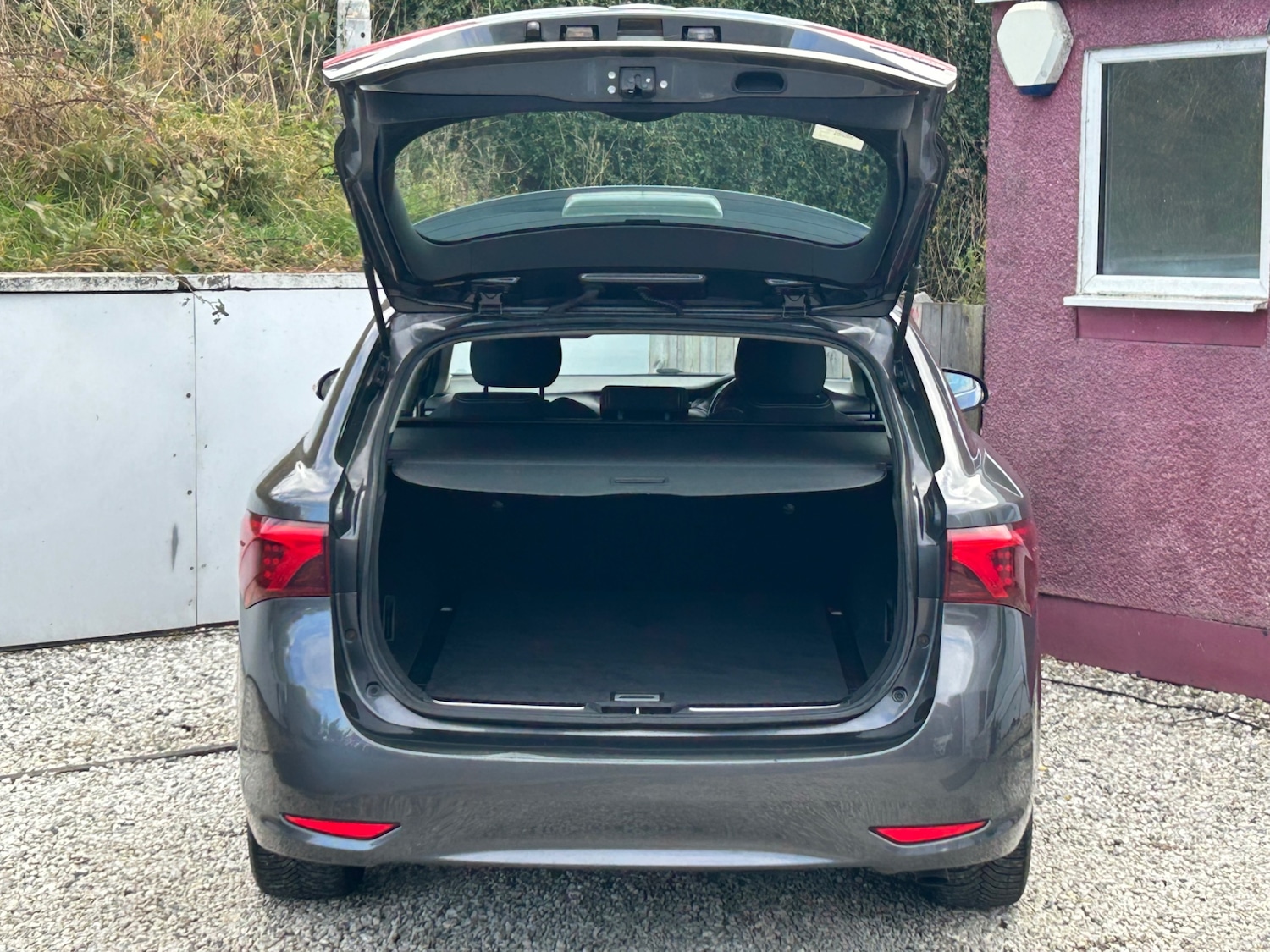 Used Toyota Avensis 2017 for sale - 76128684: Photo 30