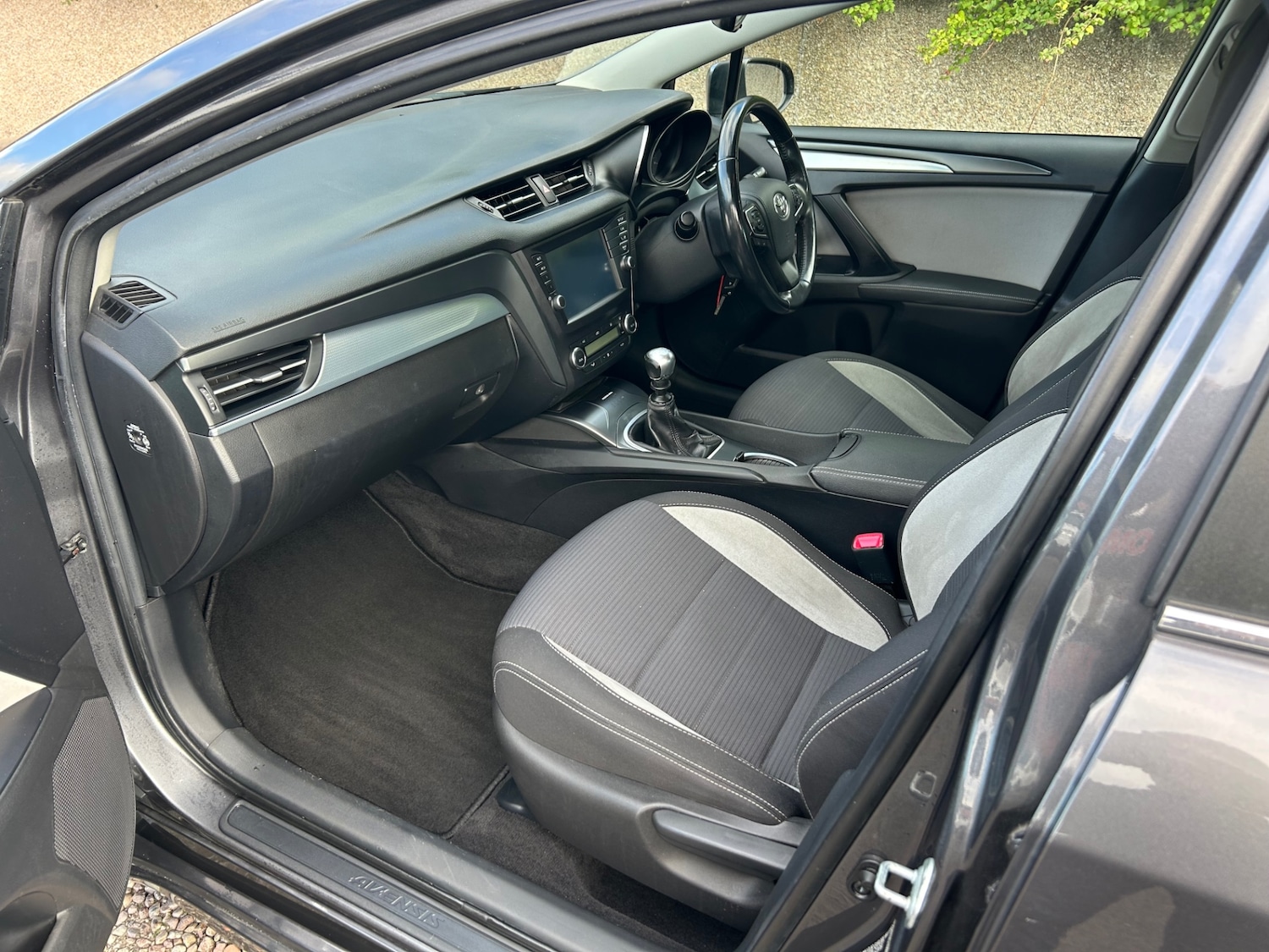 Used Toyota Avensis 2017 for sale - 76128684: Photo 59