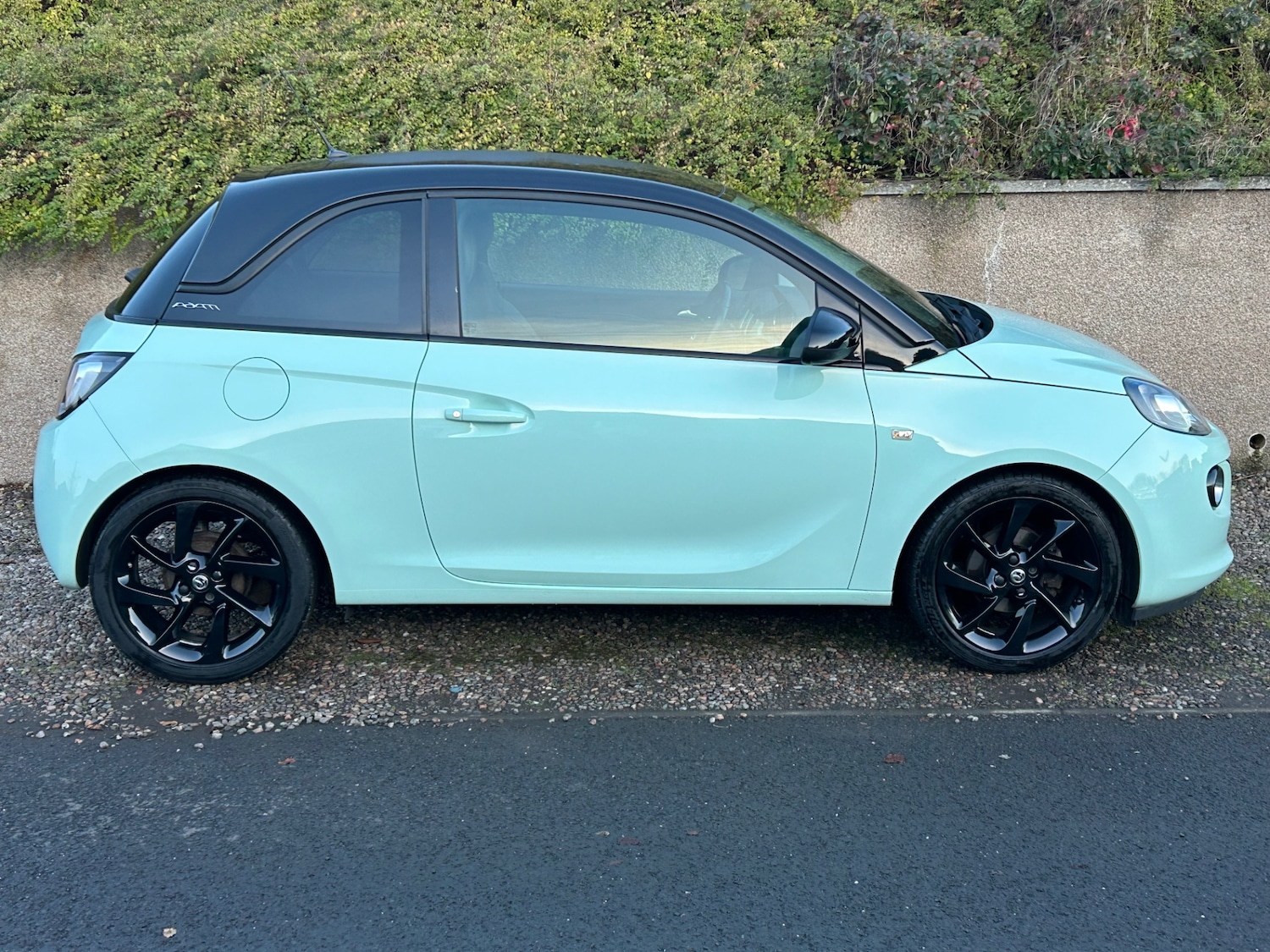 Used Vauxhall ADAM 2017 for sale - 76697017: Photo 2