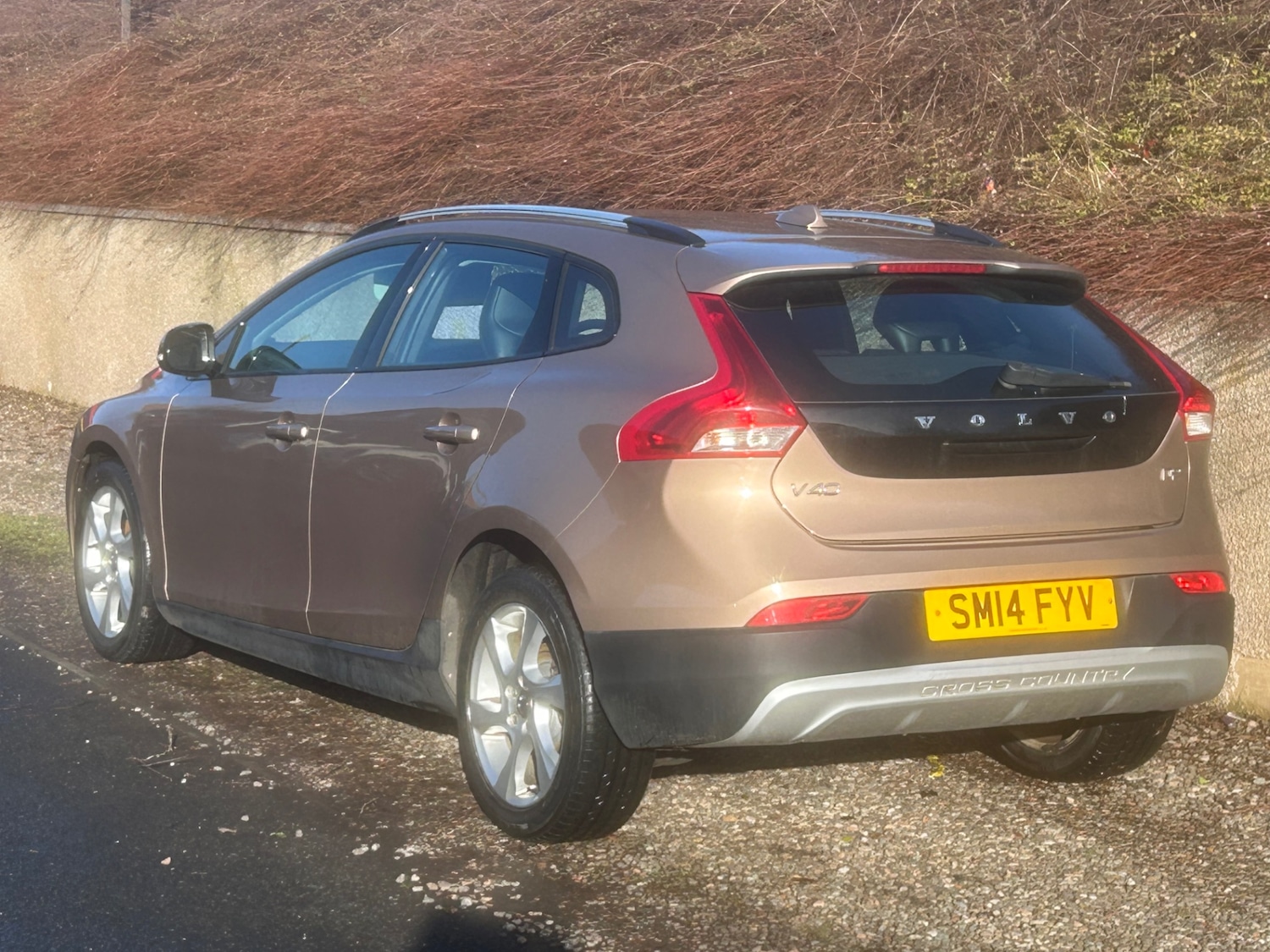 Used Volvo V40 2014 for sale - 77351242: Photo 2