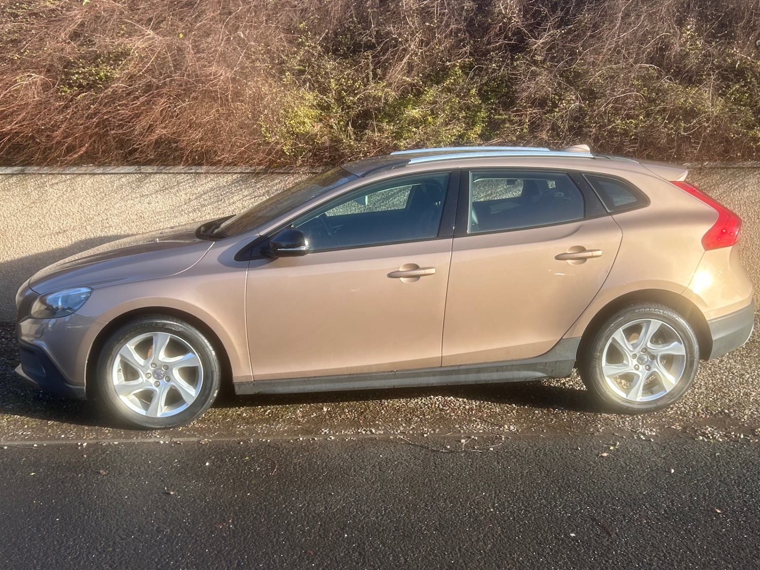 Used Volvo V40 2014 for sale - 77351242: Photo 3