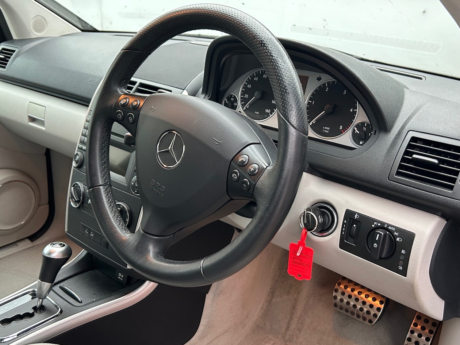 Used Mercedes-Benz A-Class 2012 for sale - 76146200: Photo 9