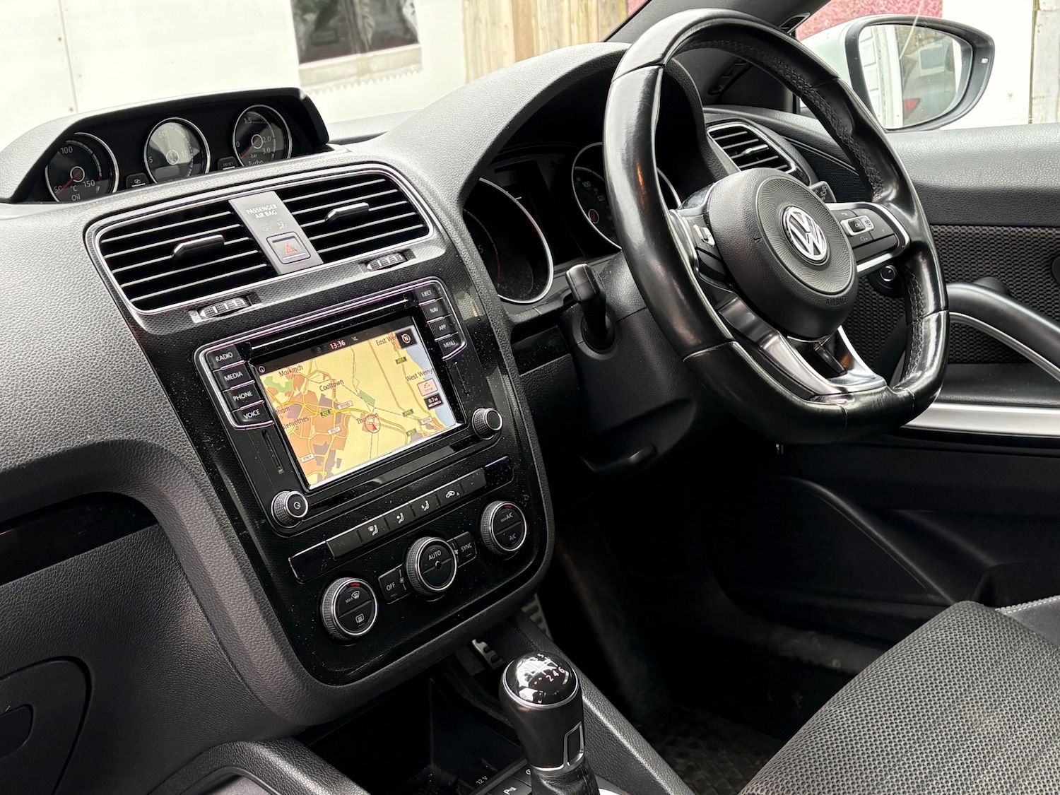 Used Volkswagen Scirocco 2017 for sale - 77917340: Photo 2