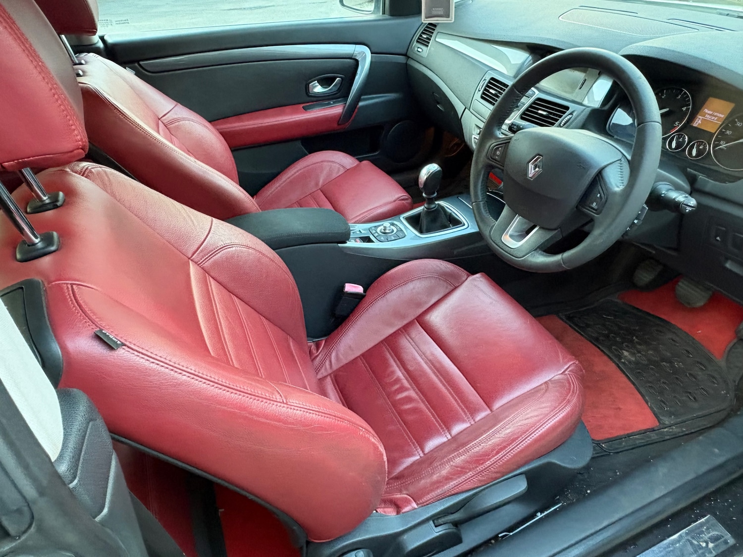 Used Renault Laguna 2010 for sale - 77918319: Photo 2