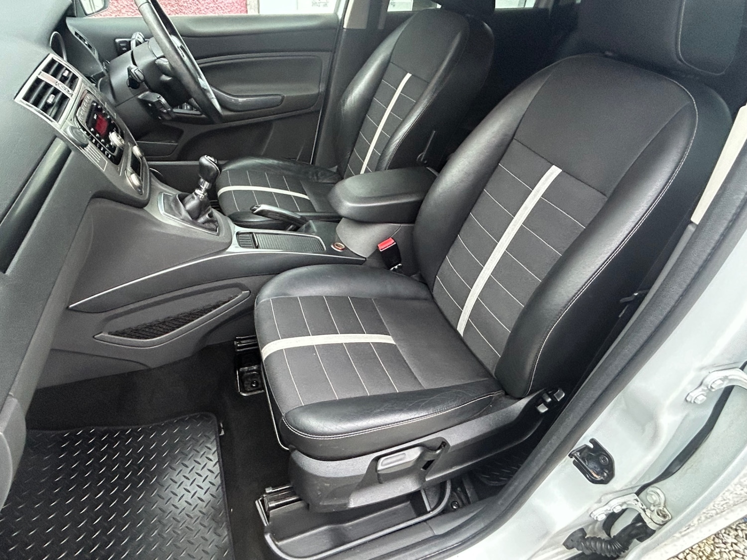 Used Ford Kuga 2010 for sale - 77353646: Photo 15