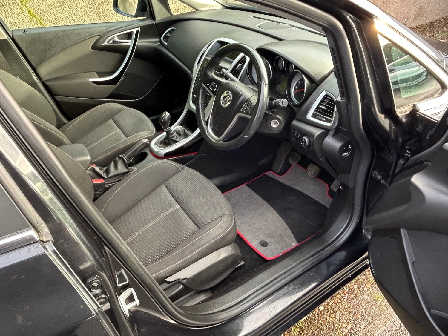 Used Vauxhall Astra 2013 for sale - 76682217: Photo 29