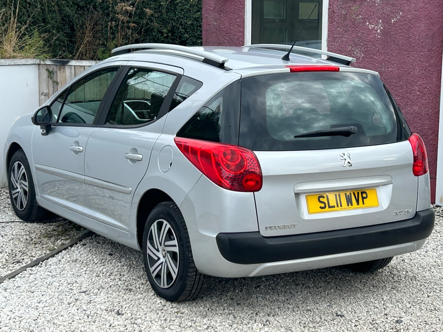 Vehicle 28