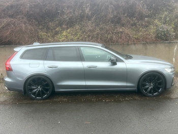 Used Volvo V60 2019 for sale - 77504596: Photo