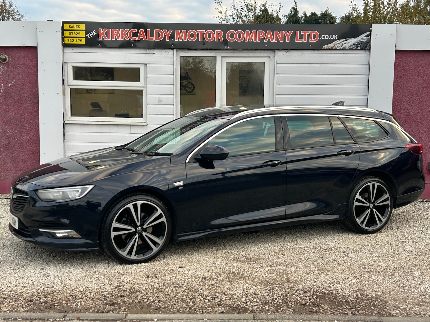 Used Vauxhall Insignia 2017 for sale - 76145777: Photo 1