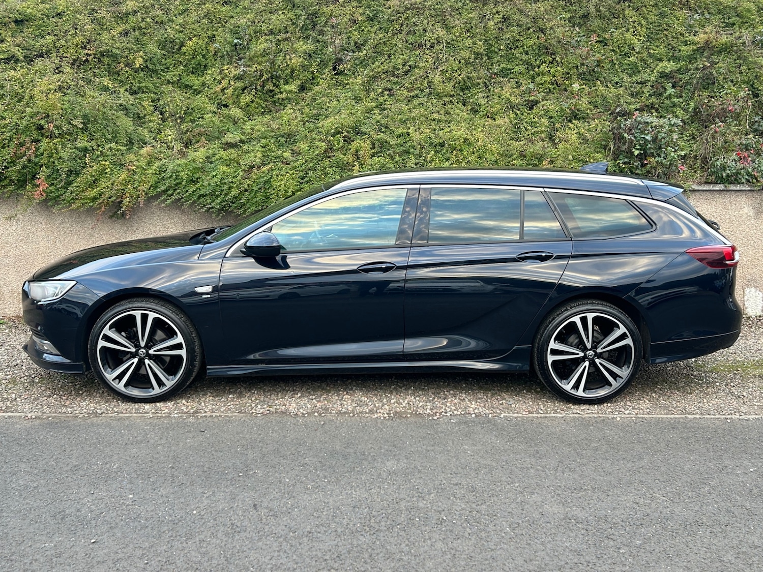 Used Vauxhall Insignia 2017 for sale - 76145777: Photo 3