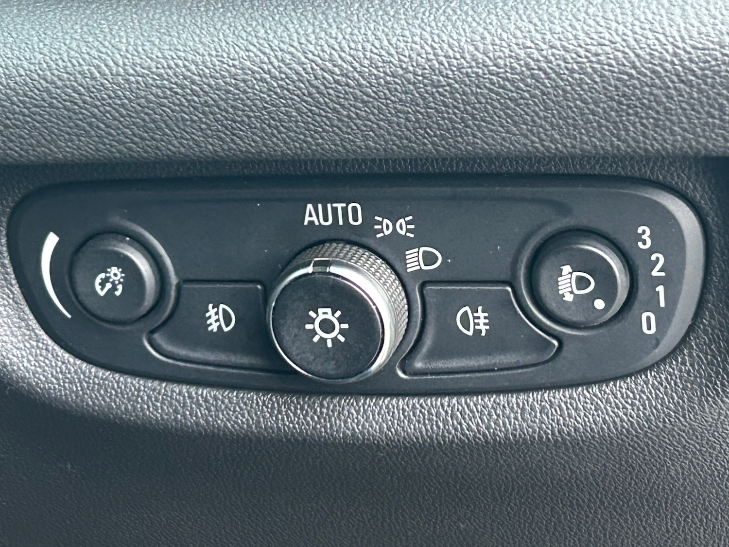 Used Vauxhall Insignia 2017 for sale - 76145777: Photo 35