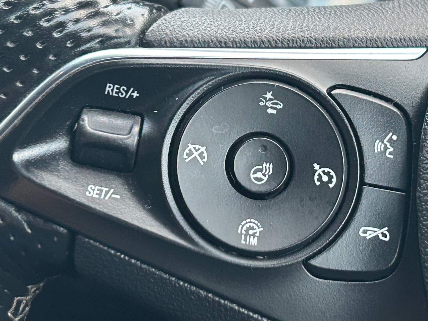 Used Vauxhall Insignia 2017 for sale - 76145777: Photo 36