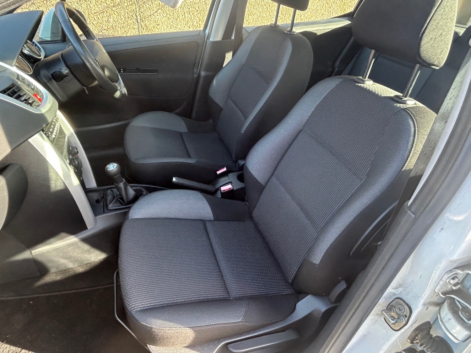 Used Peugeot 207 2013 for sale - 77351255: Photo 5