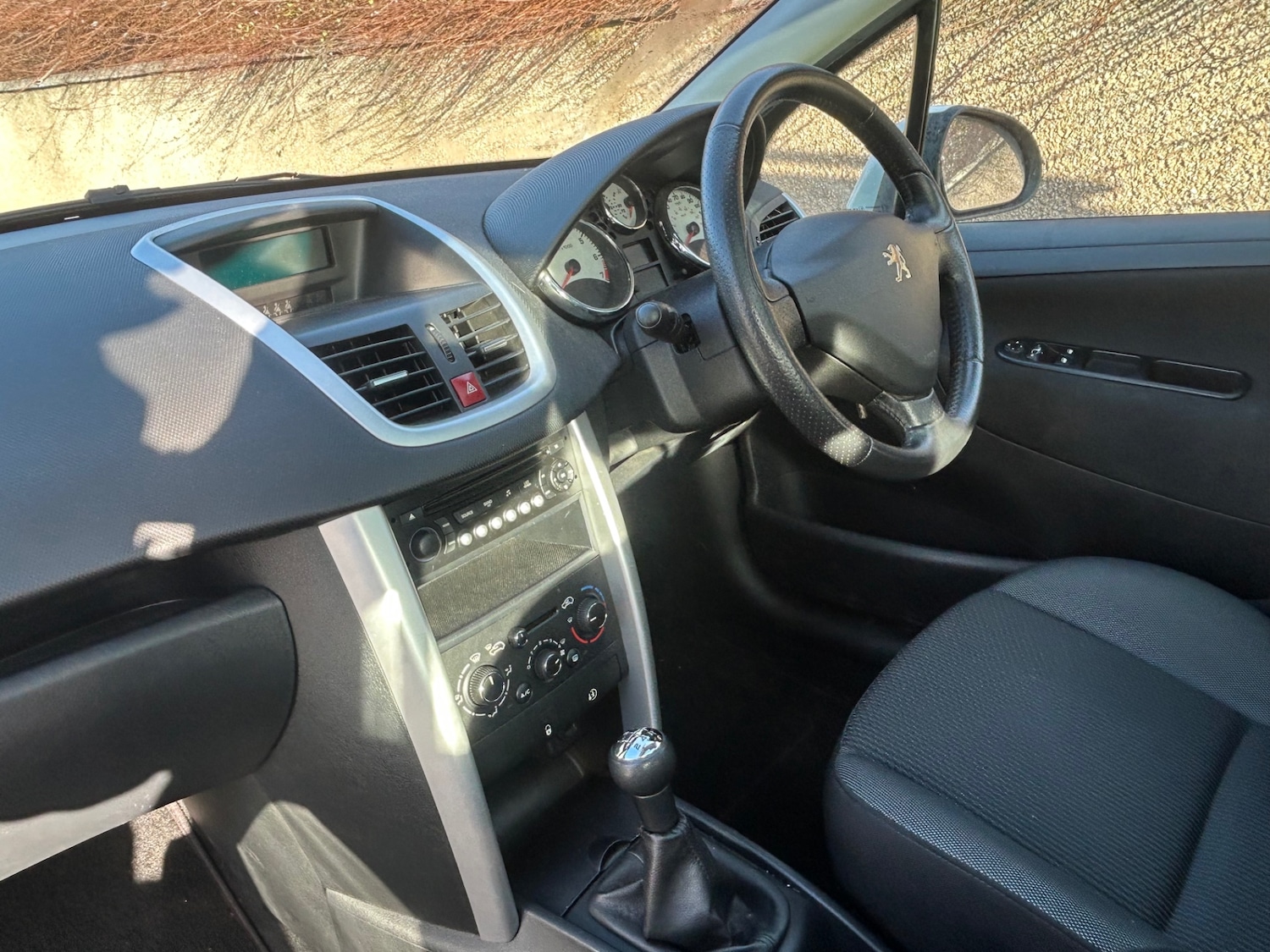 Used Peugeot 207 2013 for sale - 77351255: Photo 6