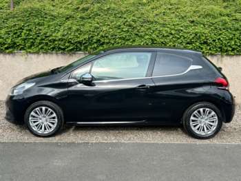 Used Peugeot 208 2015 for sale - 74832656: Photo