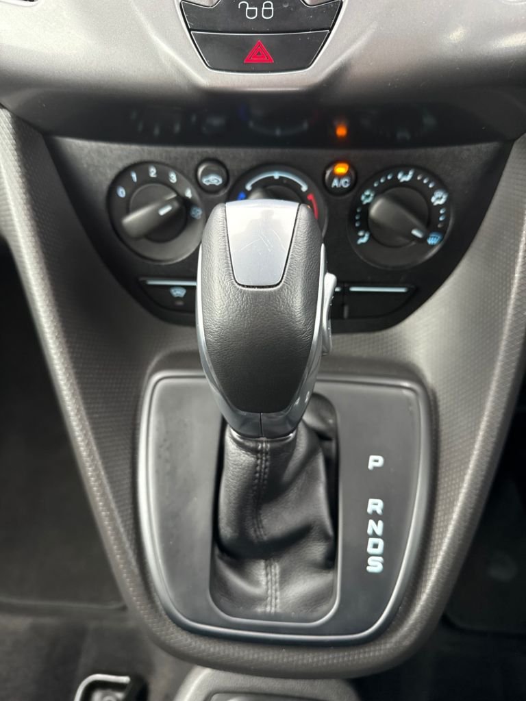 Used Ford Tourneo Connect 2016 for sale - 77621796: Photo 19