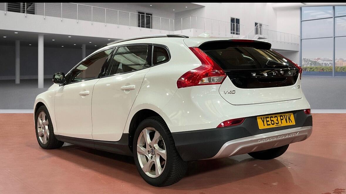 Used Volvo V40 Cross Country 2013 for sale - 76433377: Photo 3