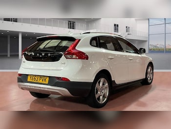 Used Volvo V40 Cross Country 2013 for sale - 76433377: Photo