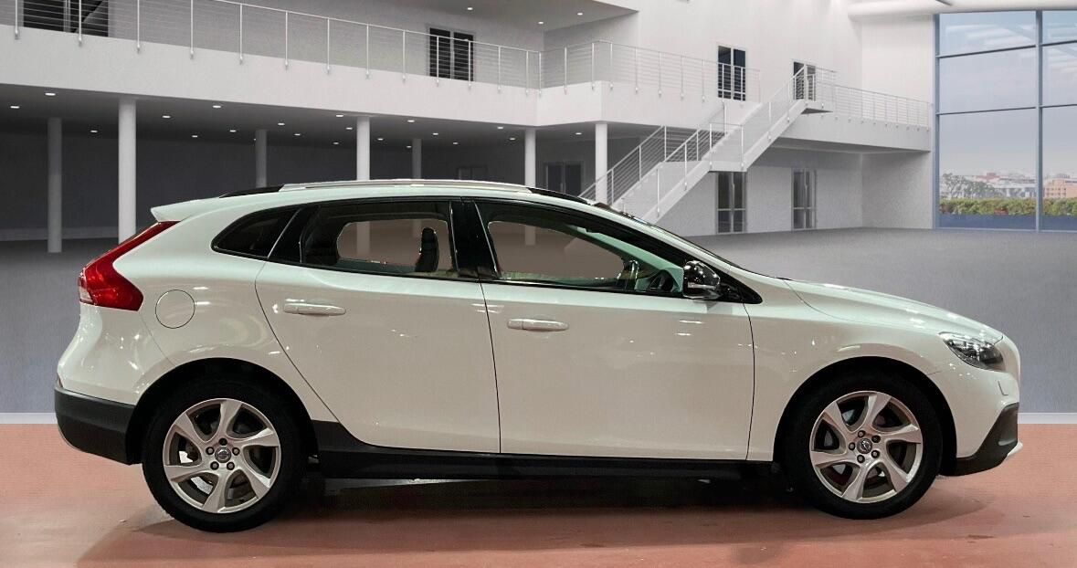 Used Volvo V40 Cross Country 2013 for sale - 76433377: Photo 5