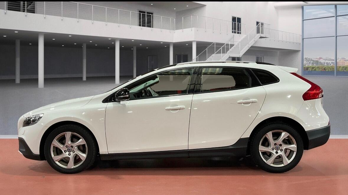 Used Volvo V40 Cross Country 2013 for sale - 76433377: Photo 6