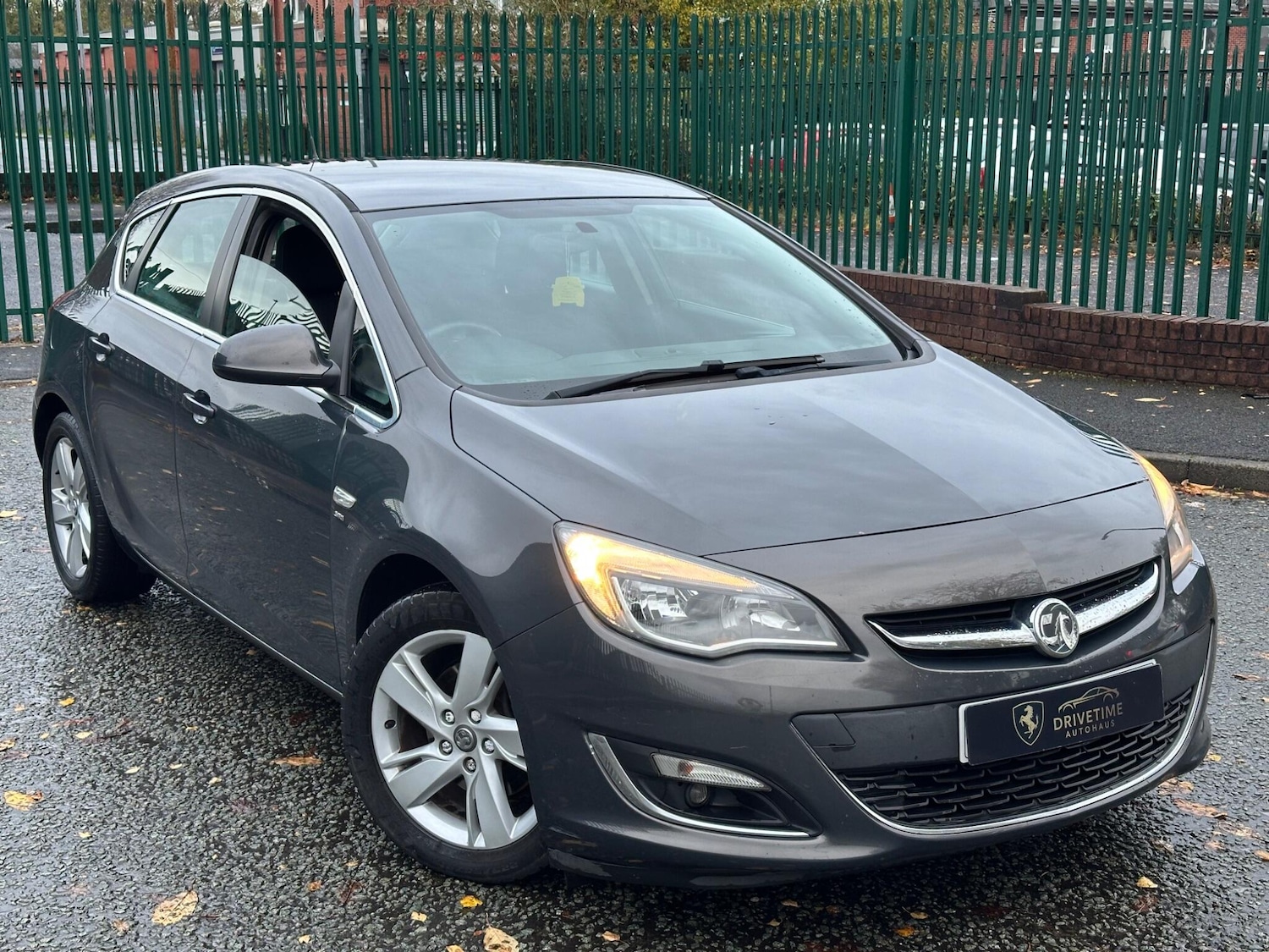 Used Vauxhall Astra 2013 for sale - 76440316: Photo 1