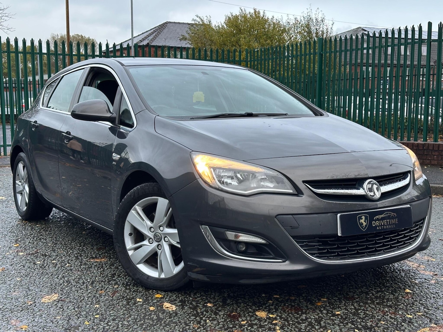 Used Vauxhall Astra 2013 for sale - 76440316: Photo 2