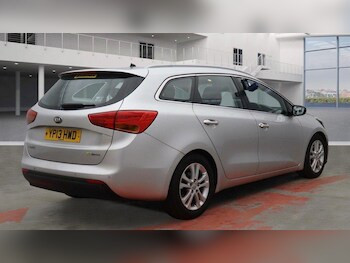 Used Kia Ceed 2013 for sale - 76550650: Photo