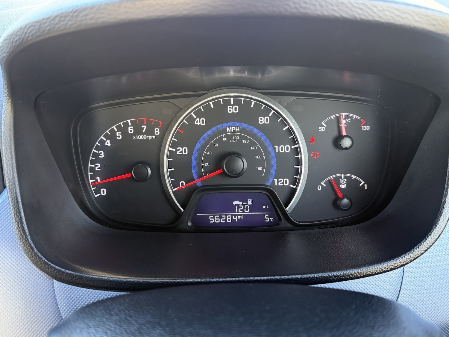 Used Hyundai i10 2016 for sale - 78018396: Photo 30