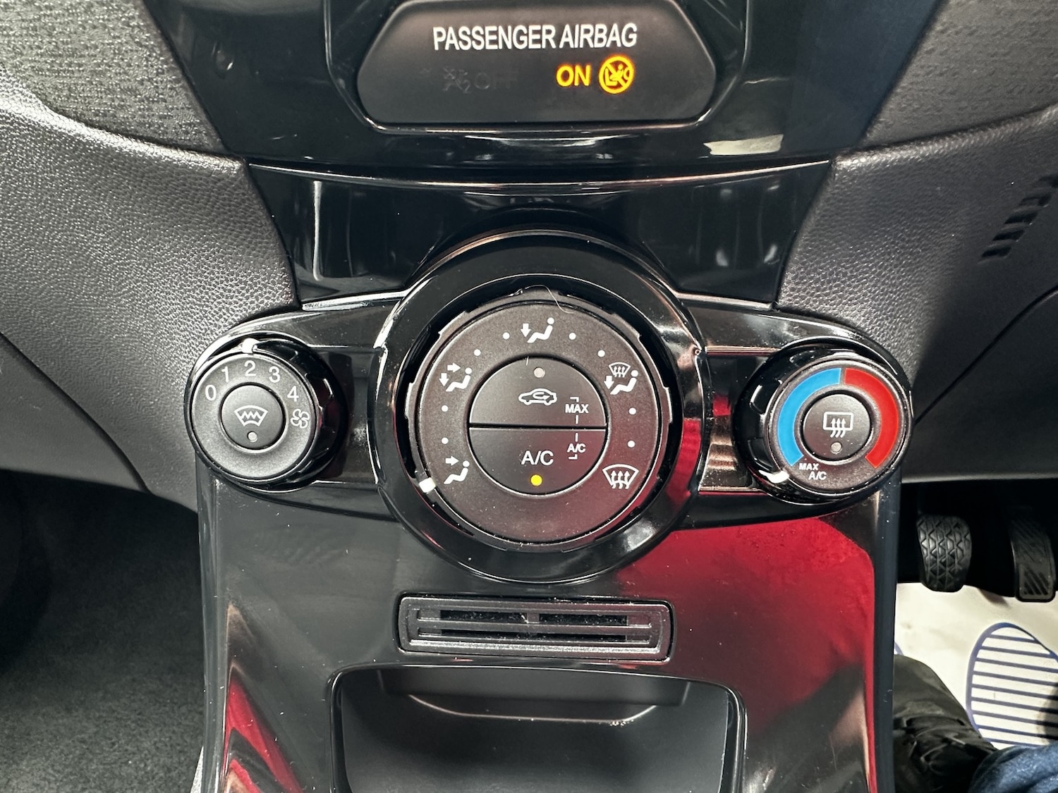 Used Ford Fiesta 2017 for sale - 76877582: Photo 26