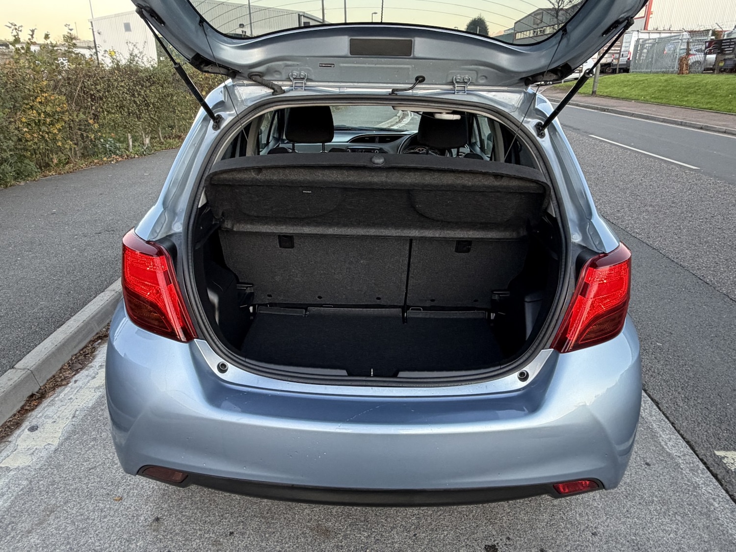 Used Toyota Yaris 2016 for sale - 76618683: Photo 15