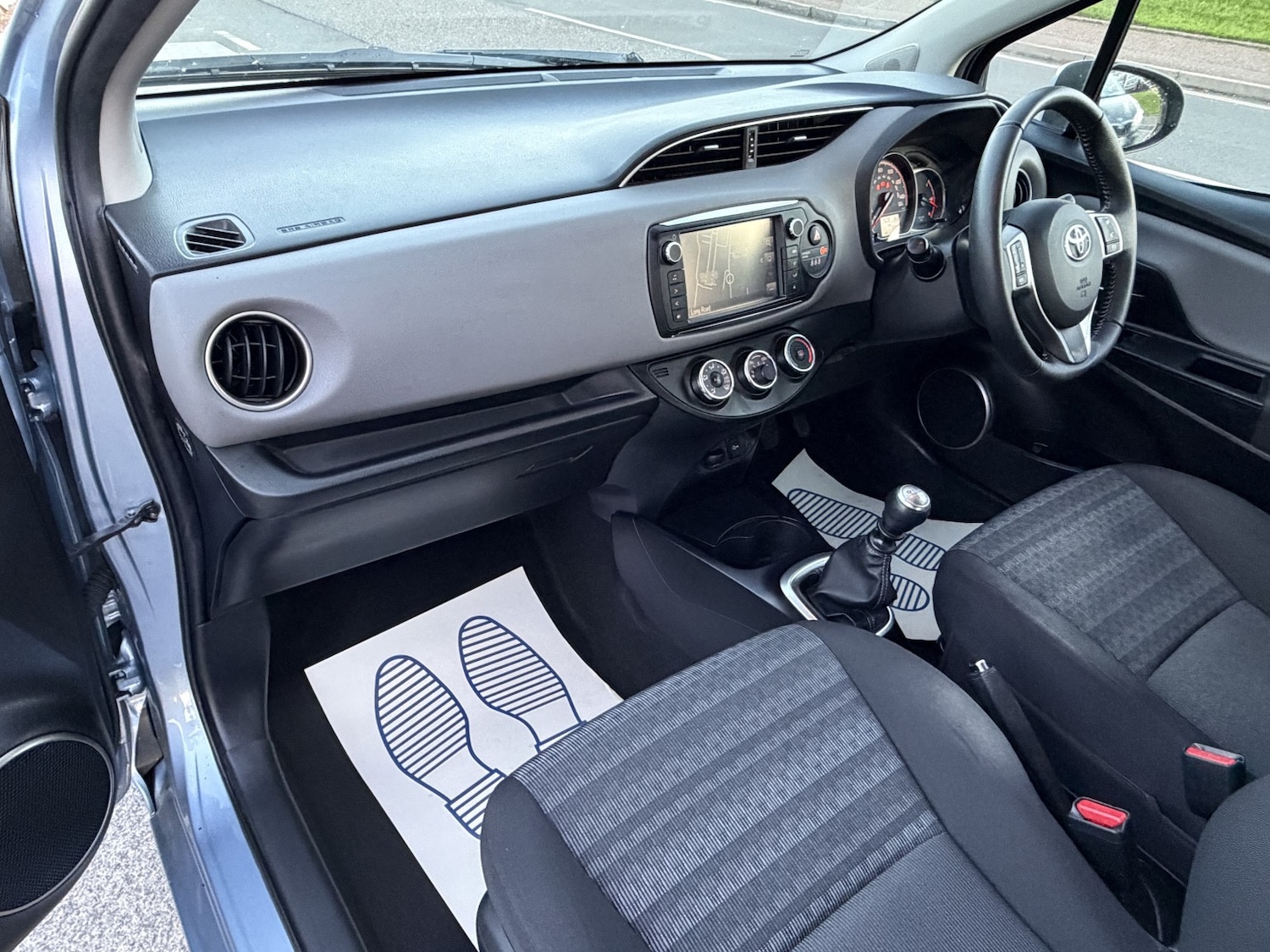 Used Toyota Yaris 2016 for sale - 76618683: Photo 19