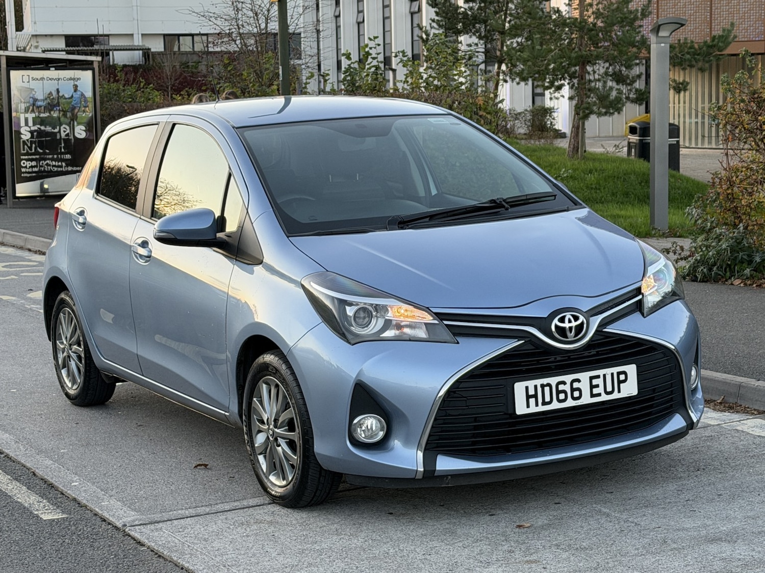Used Toyota Yaris 2016 for sale - 76618683: Photo 2