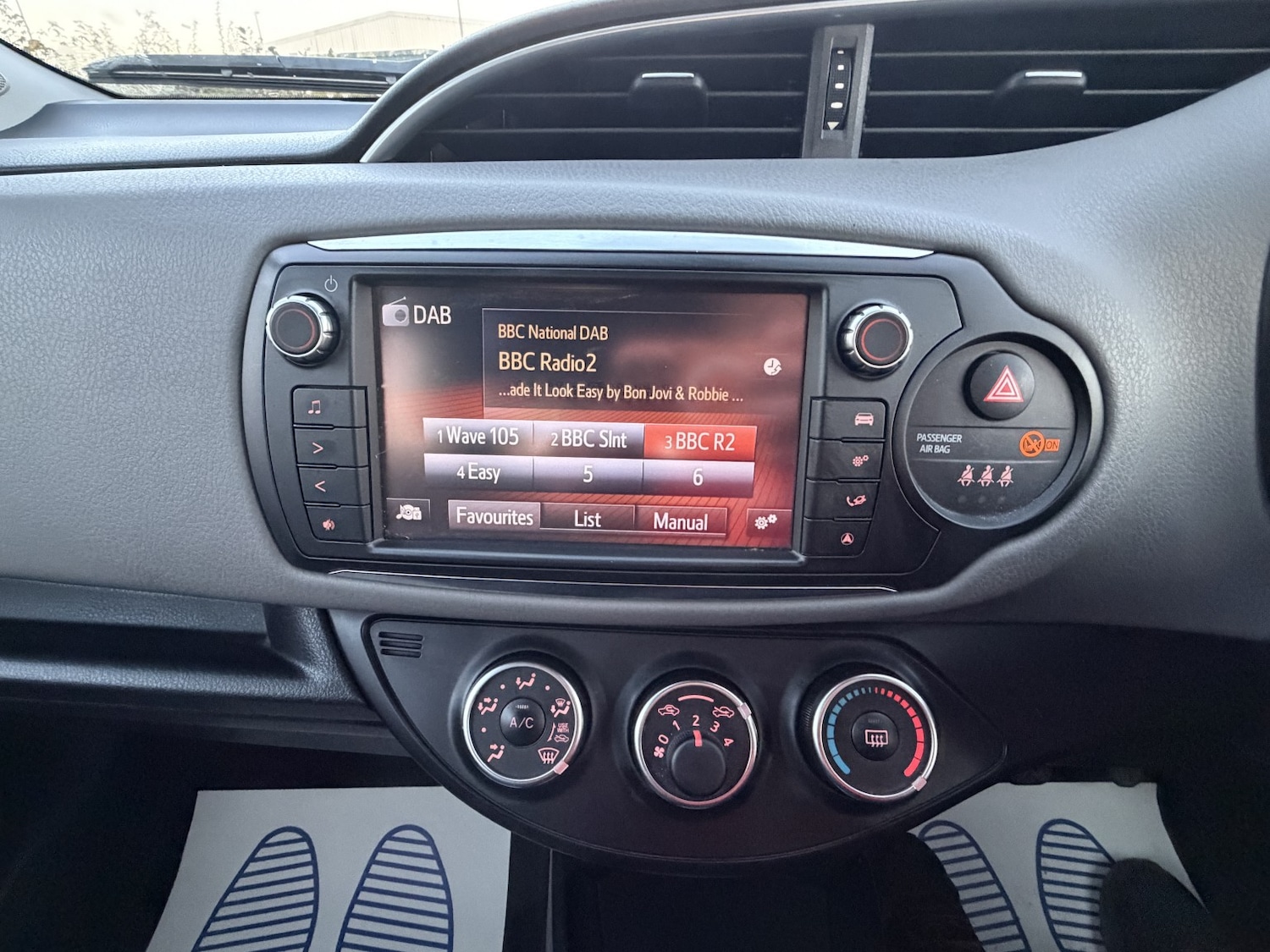 Used Toyota Yaris 2016 for sale - 76618683: Photo 27