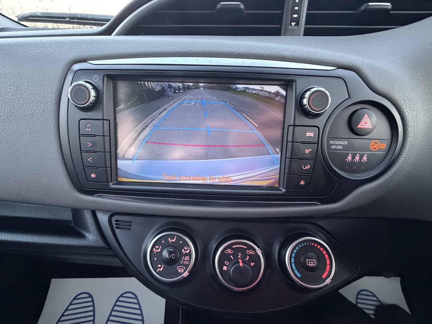 Used Toyota Yaris 2016 for sale - 76618683: Photo 31