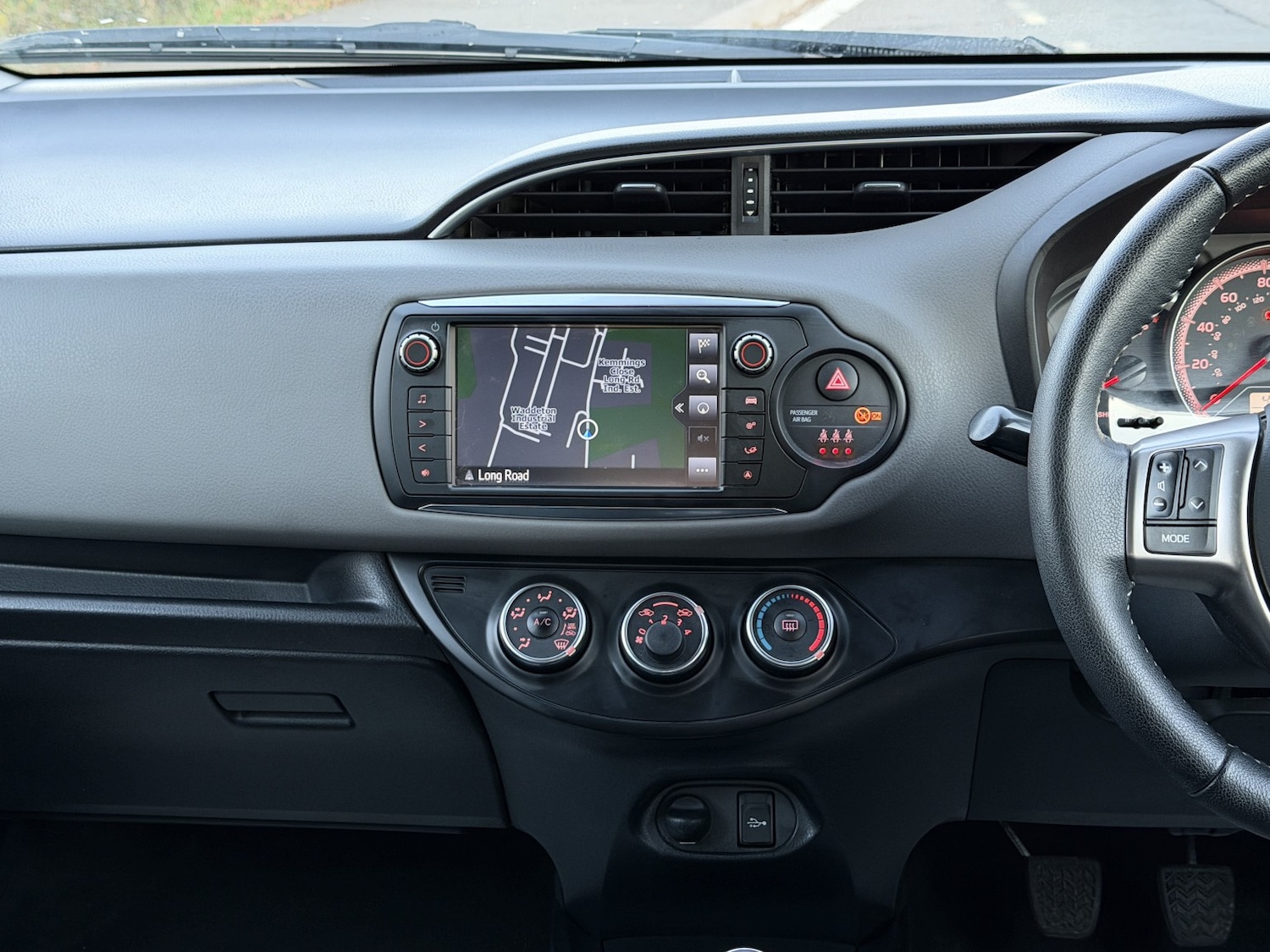 Used Toyota Yaris 2016 for sale - 76618683: Photo 35