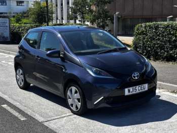 2015 - 1.0 VVT-i x-play 5-Door