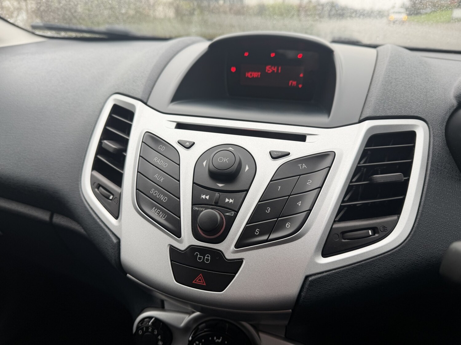 Used Ford Fiesta 2012 for sale - 77851263: Photo 26