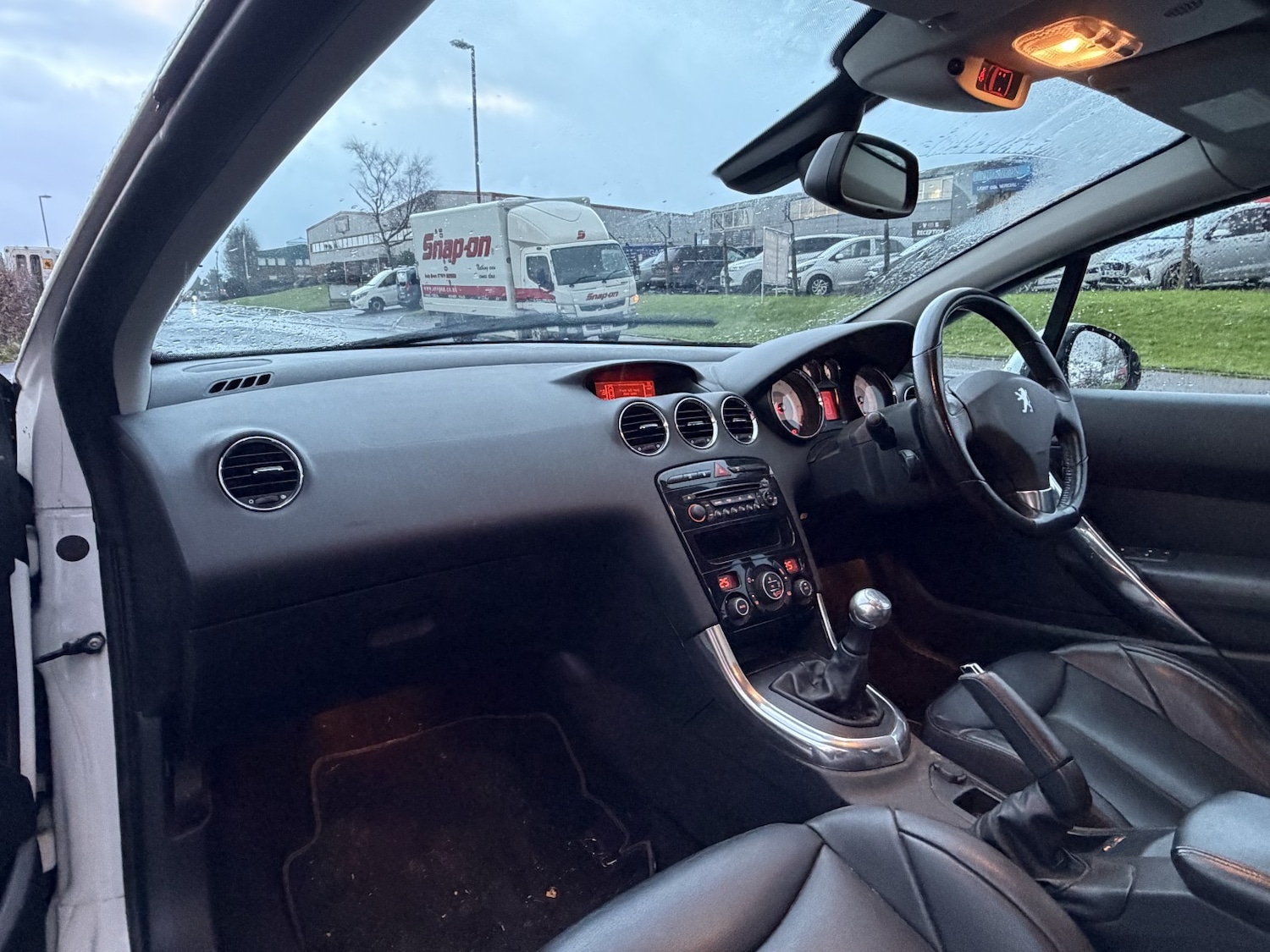 Used Peugeot 308 2010 for sale - 77107626: Photo 16